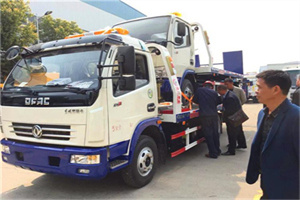 佛山汽车道路救援拖车价格